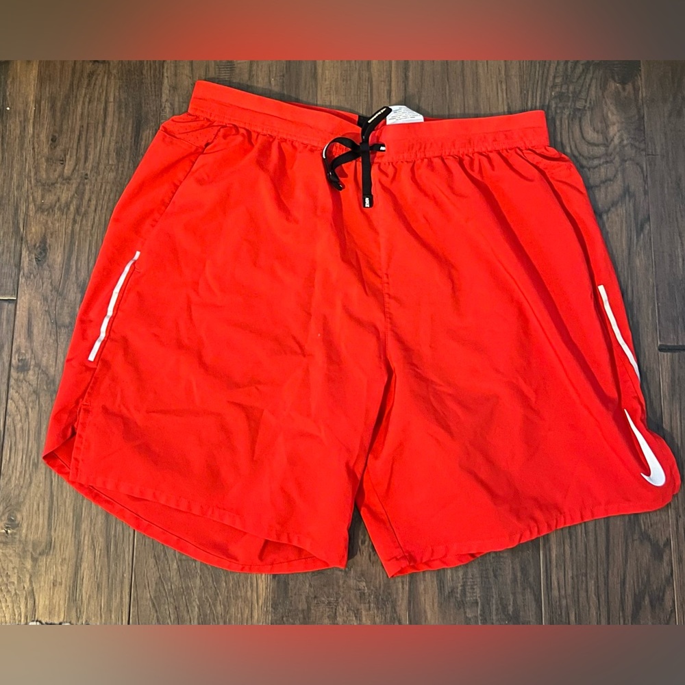 Nike challenger shorts Large 7’